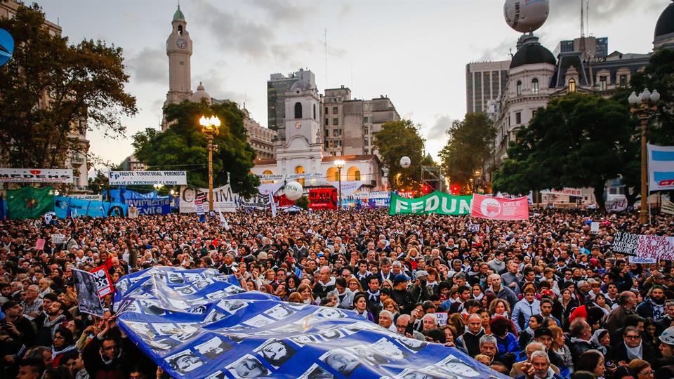 Masiva marcha en contra del 2x1 en Argentina - Partido Socialista de ...