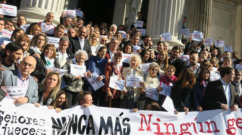 Masiva marcha en contra del 2x1 en Argentina - Partido Socialista de ...